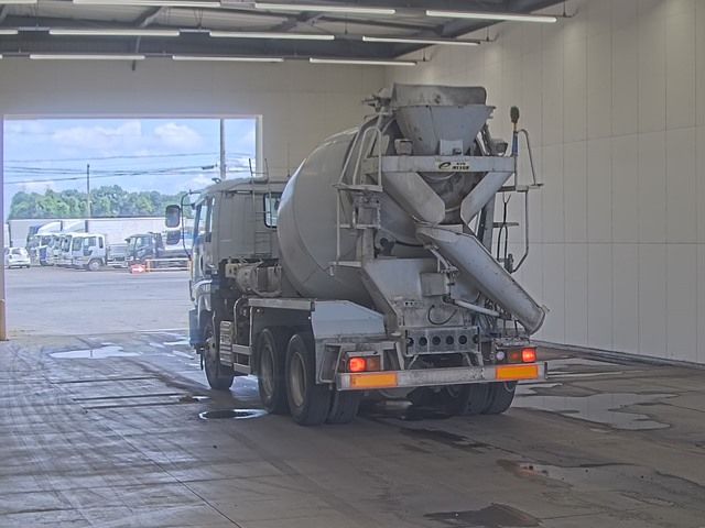 2006 Isuzu Giga ミキサー auction photo 2