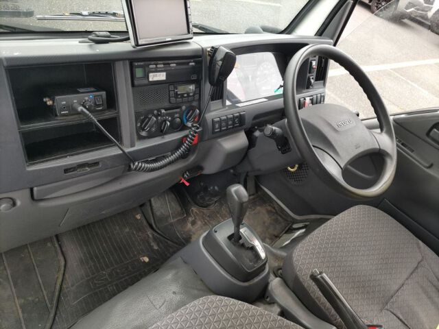 2017 Isuzu Elf Panel van auction photo 3