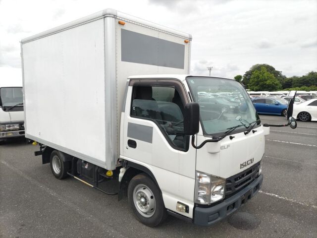 2017 Isuzu Elf Panel van Japan auction vehicle