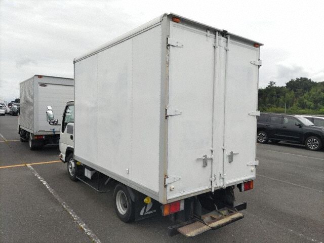 2017 Isuzu Elf Panel van auction photo 2