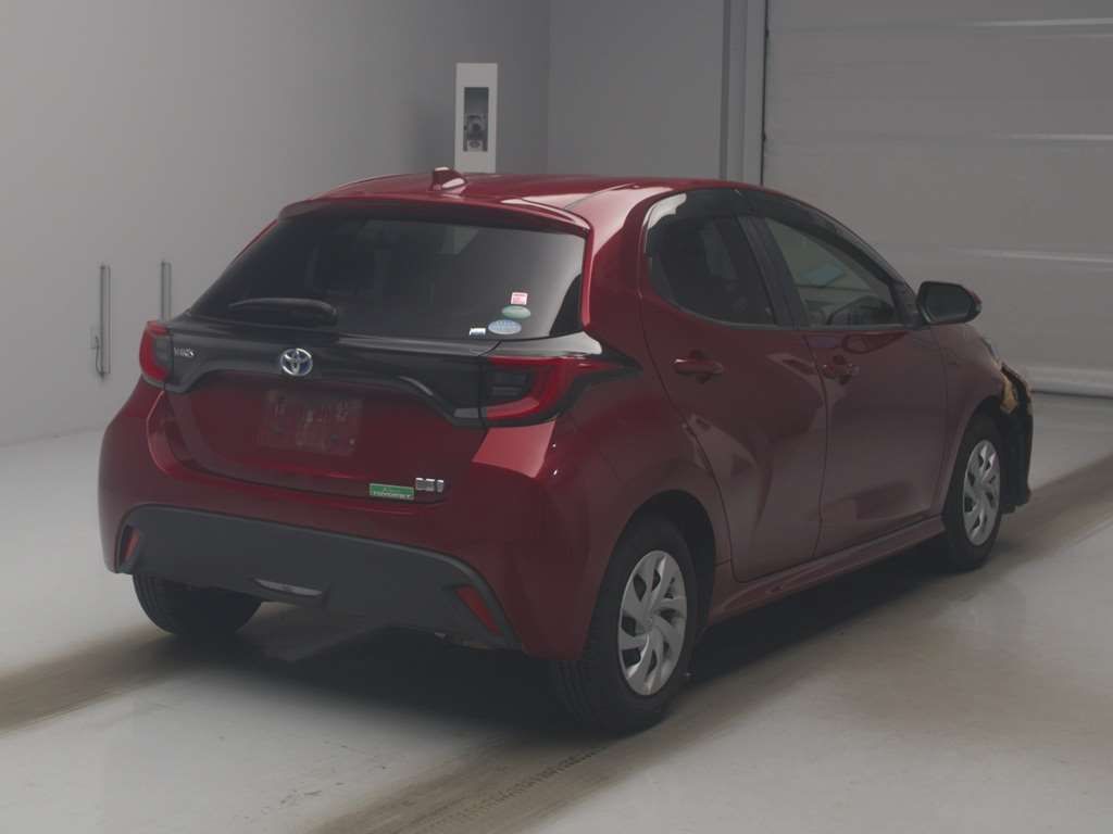 2020 Toyota Yaris ハイブリッドG auction photo 2