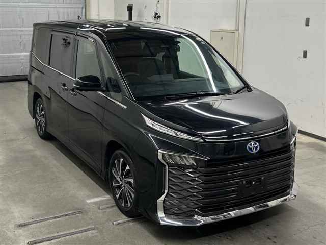 Japan Auction Vehicles 11 2023 Toyota Voxy ハイブリッドS-Z auction photo