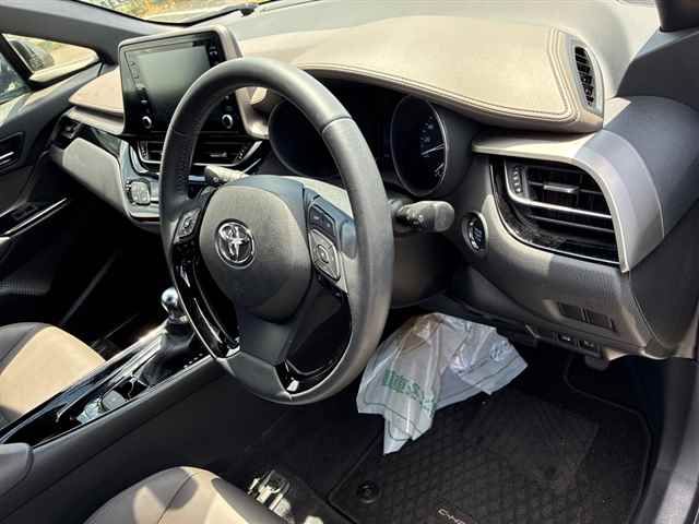 2022 Toyota C-HR G-T auction photo 3