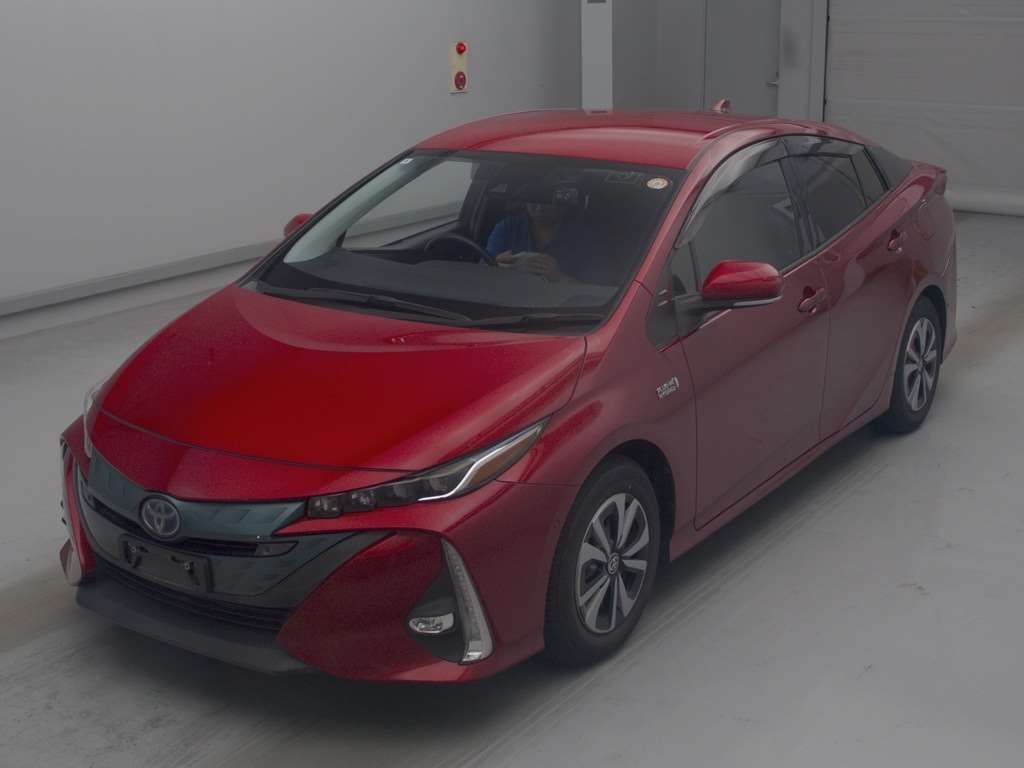 2018 Toyota Prius PHEV Sセーフティプラス Japan auction vehicle