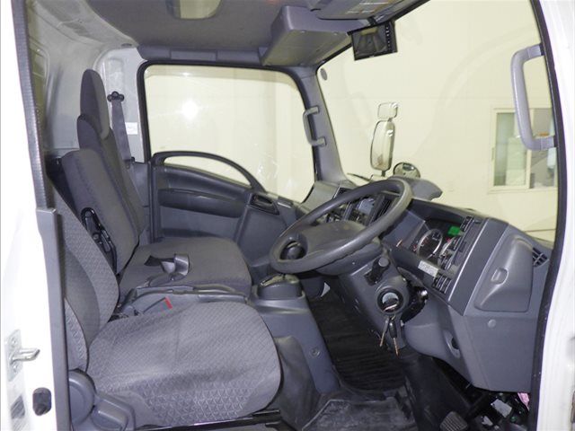 2020 Isuzu Elf Refrigerated and frozen trucks auction photo 6