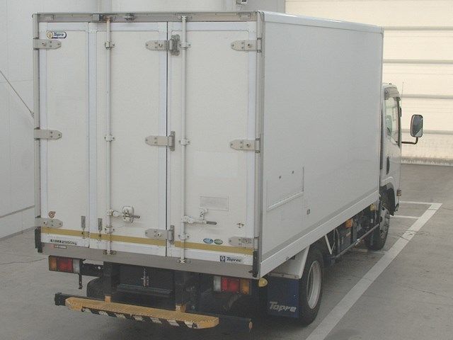 2020 Isuzu Elf Refrigerated and frozen trucks auction photo 2