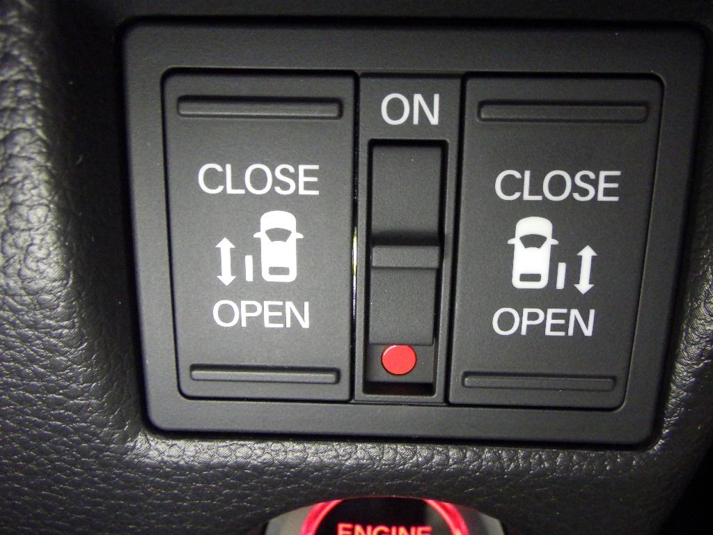 2023 Honda N-BOX Custom L Turbo auction photo 13