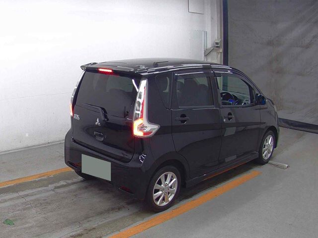 2017 Mitsubishi eKカスタム G auction photo 5