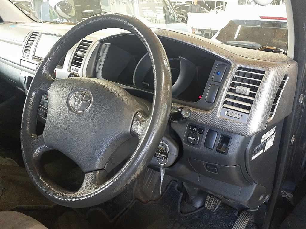 2005 Toyota Hiace ロングスーパーGL auction photo 9