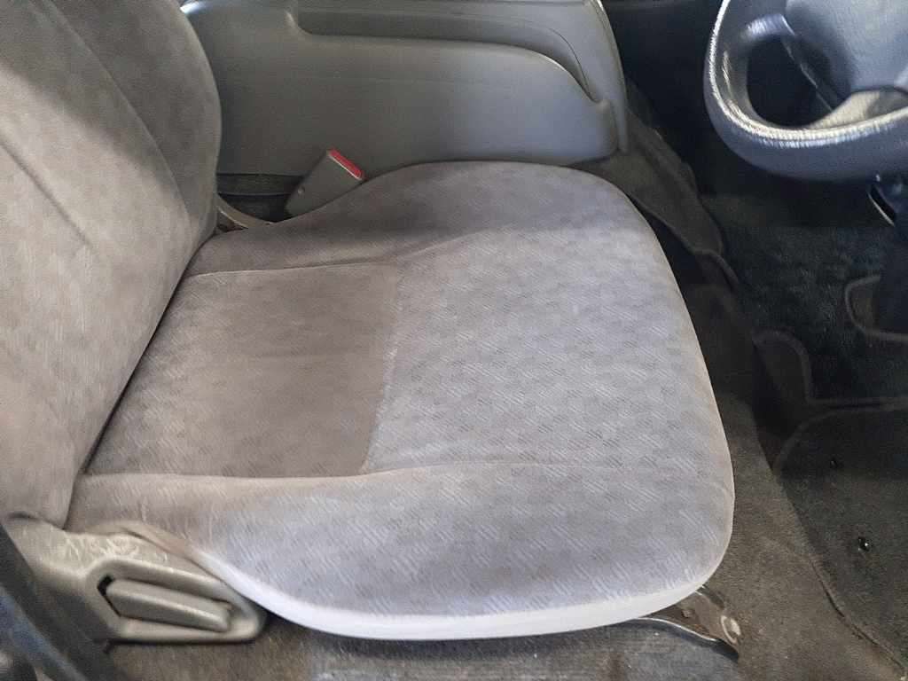 2005 Toyota Hiace ロングスーパーGL auction photo 10