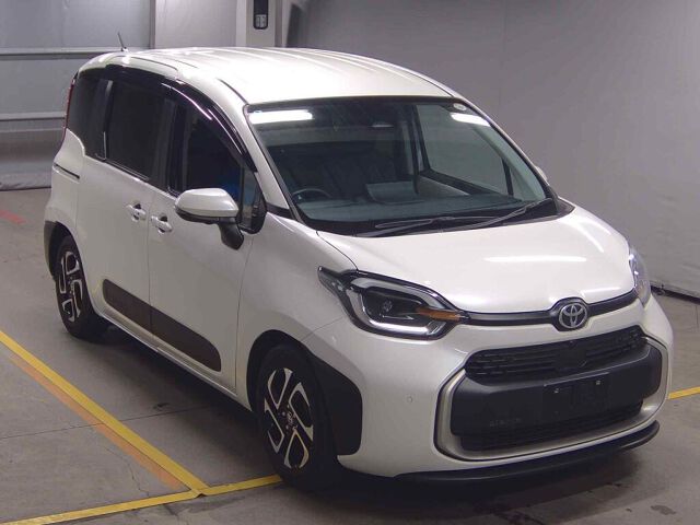 Japan Auction Vehicles 8 2022 Toyota Sienta ハイブリッドZ auction photo