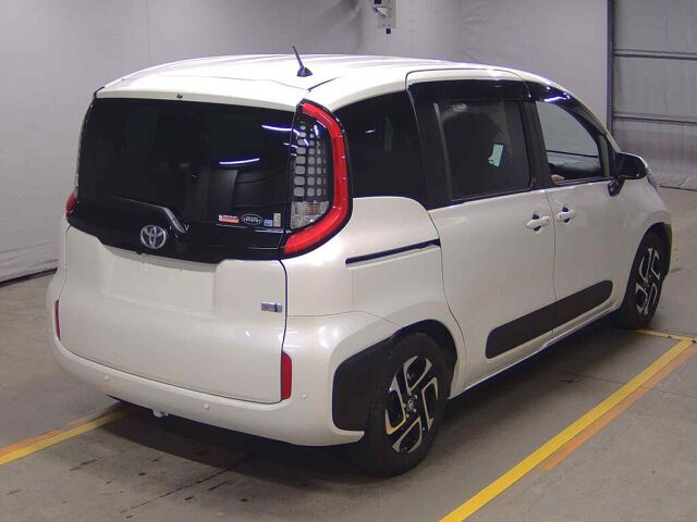 2022 Toyota Sienta ハイブリッドZ auction photo 5