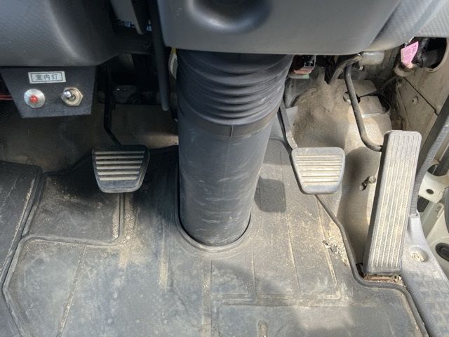 2012 Isuzu Elf レイゾウレイトウ auction photo 4