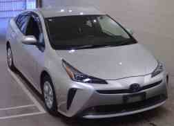 Japan Auction Vehicles 8 2021 Toyota Prius 4WD S auction photo