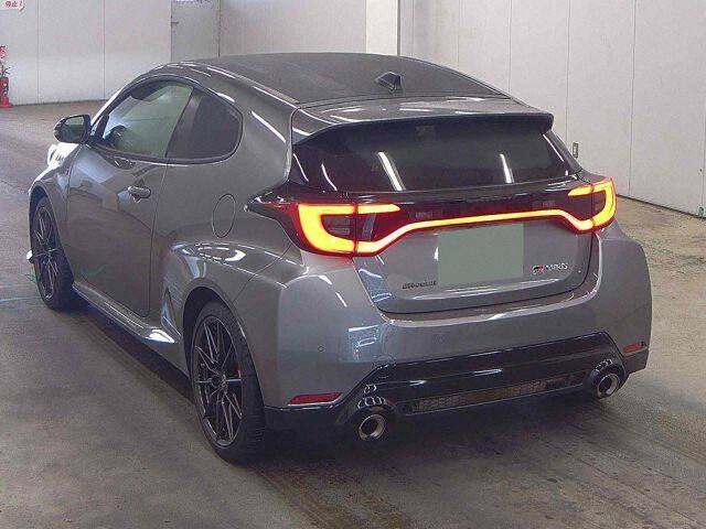 2024 Toyota GR Yaris RZハイパフォーマンス 4WD auction photo 2