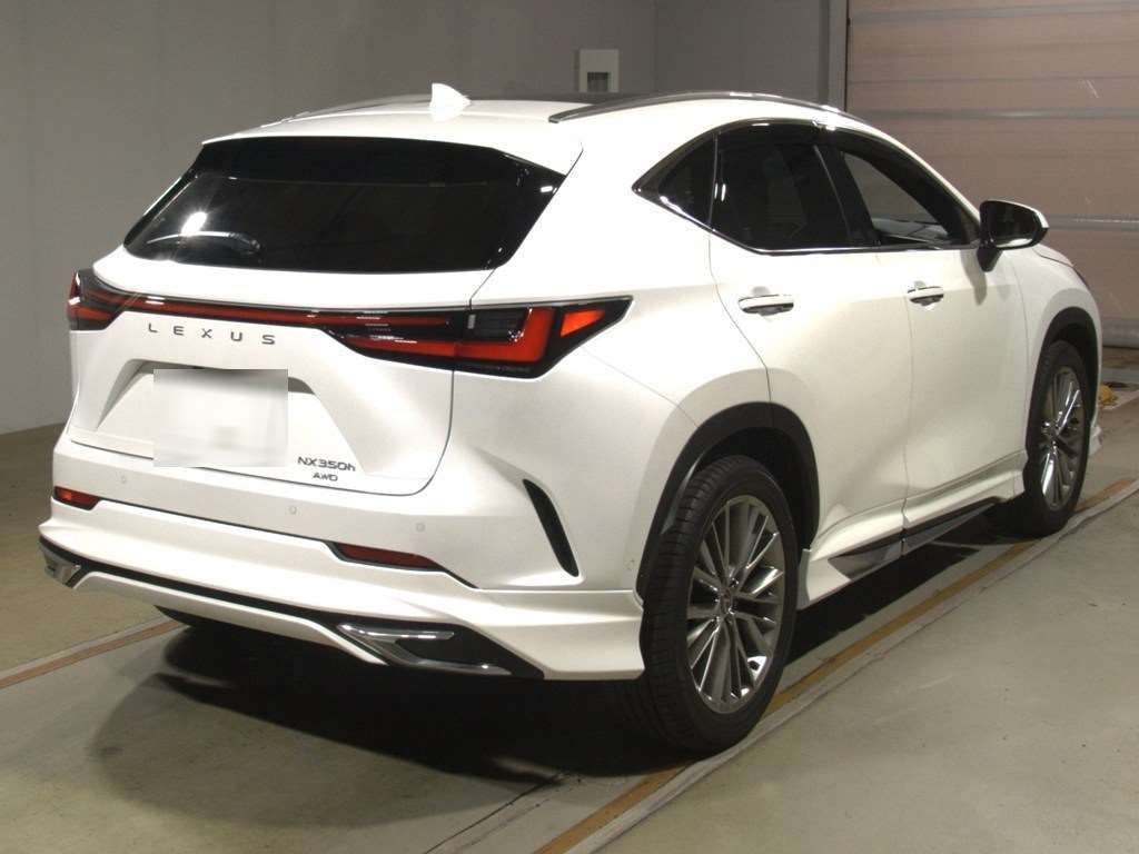 2023 Lexus NX NX350h Version L 4WD auction photo 2