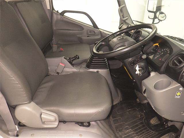 2019 Toyota Dyna 4WD Aluminum Van D-TB auction photo 5