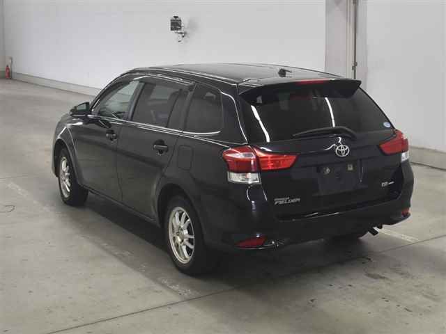 2015 Toyota Corolla Fielder 1.5G auction photo 2