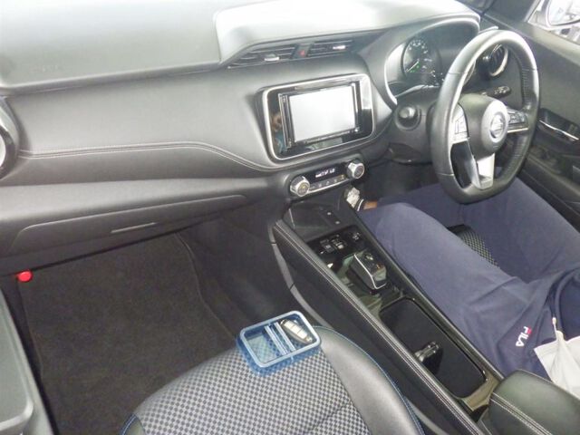 2023 Nissan Kicks X auction photo 3