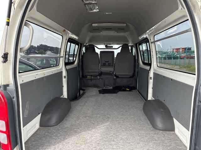 2010 Toyota Hiace DX GLパッケージ auction photo 9
