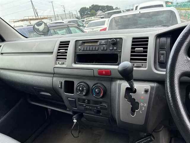 2010 Toyota Hiace DX GLパッケージ auction photo 6