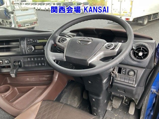 2021 Hino Profia tractor auction photo 4