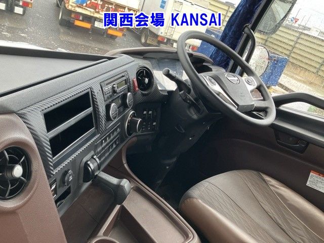 2021 Hino Profia tractor auction photo 5