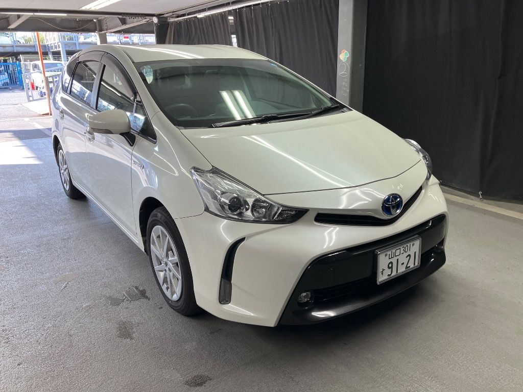 Japan Auction Vehicles 7 2016 Toyota Prius Alpha S auction photo