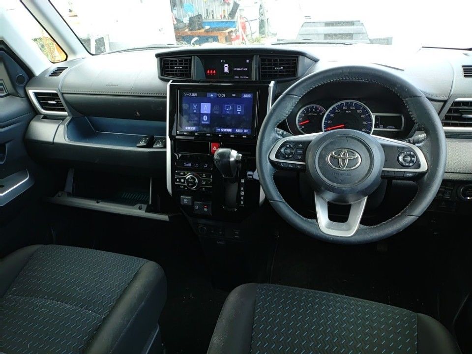 2021 Toyota Roomy auction photo 3