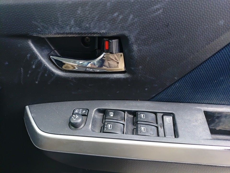 2021 Toyota Roomy auction photo 14
