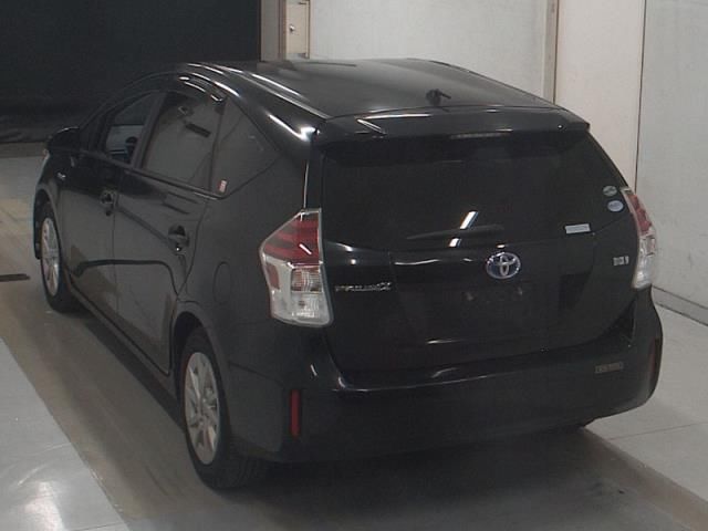 2015 Toyota Prius Alpha S auction photo 2