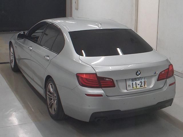 2010 BMW 5 Series 523i Mスポーツ PKG auction photo 2