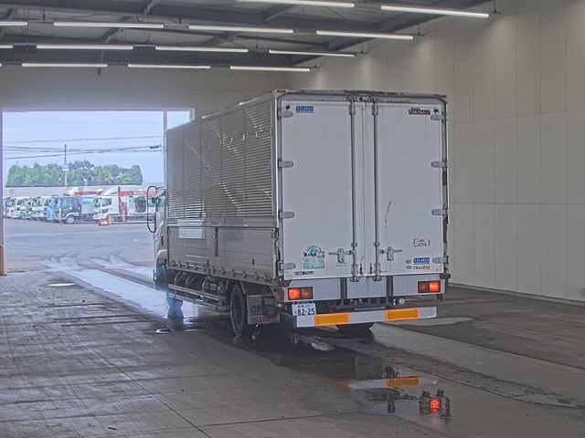 2010 Isuzu Forward アルミウイング ワイド auction photo 2
