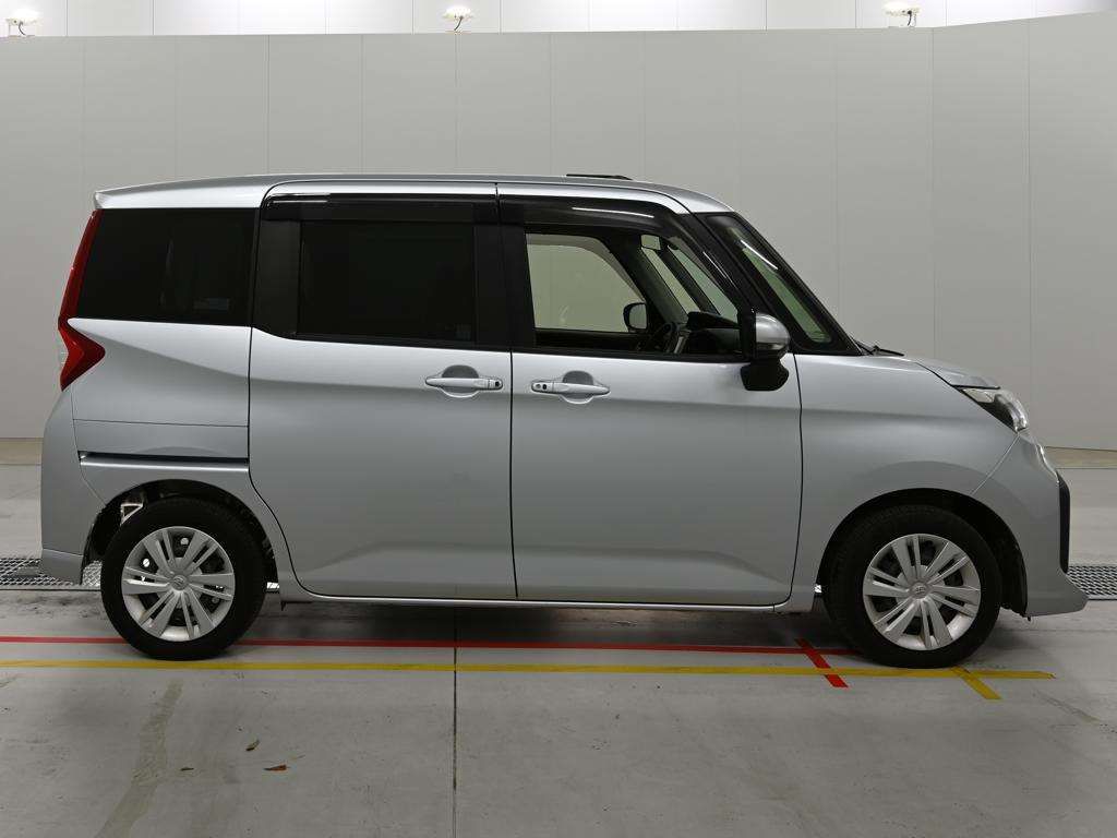 2021 Toyota Roomy G-T auction photo 3
