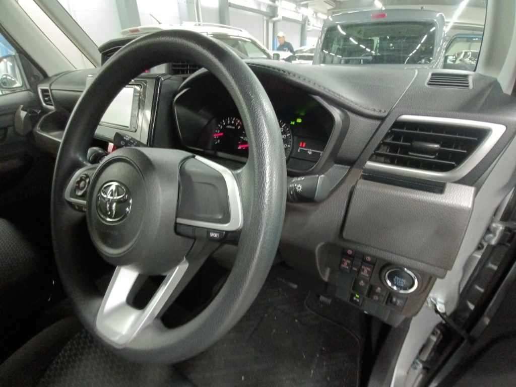 2021 Toyota Roomy G-T auction photo 9