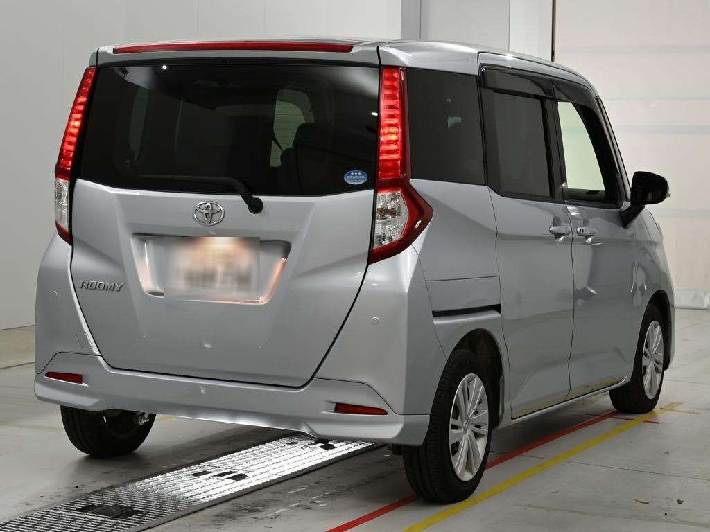 2021 Toyota Roomy G-T auction photo 2