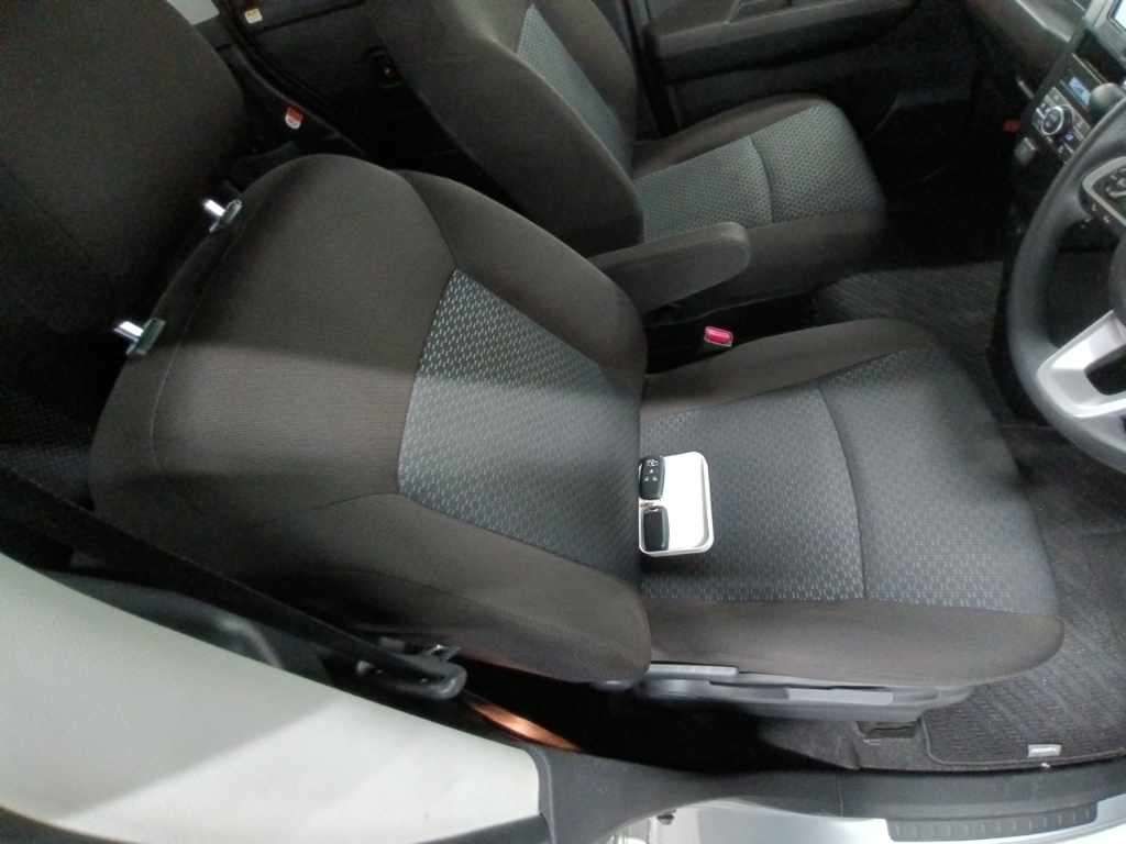 2021 Toyota Roomy G-T auction photo 10
