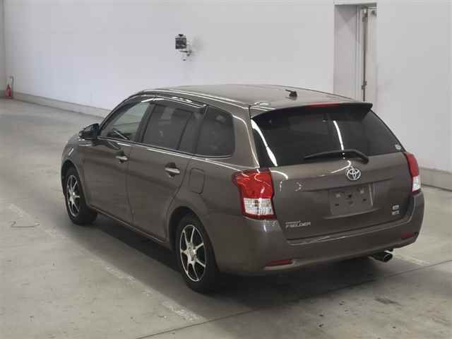 2014 Toyota Corolla Fielder 1.8S auction photo 2