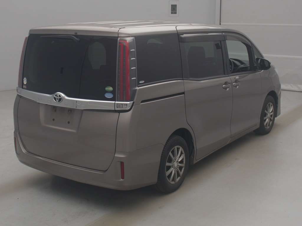 2017 Toyota Noah X auction photo 2