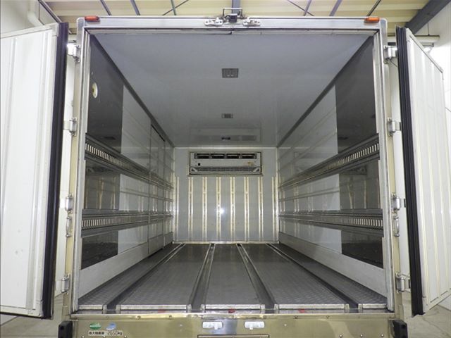 2016 Isuzu Forward 冷蔵・冷凍車 auction photo 4