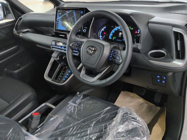2025 Toyota Noah Hybrid S-Z auction photo 3