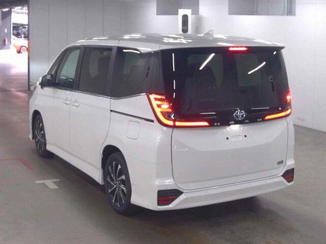 2025 Toyota Noah Hybrid S-Z auction photo 2