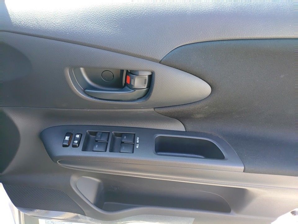 2017 Toyota Wish auction photo 14