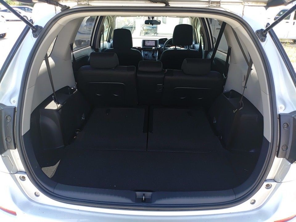 2017 Toyota Wish auction photo 8