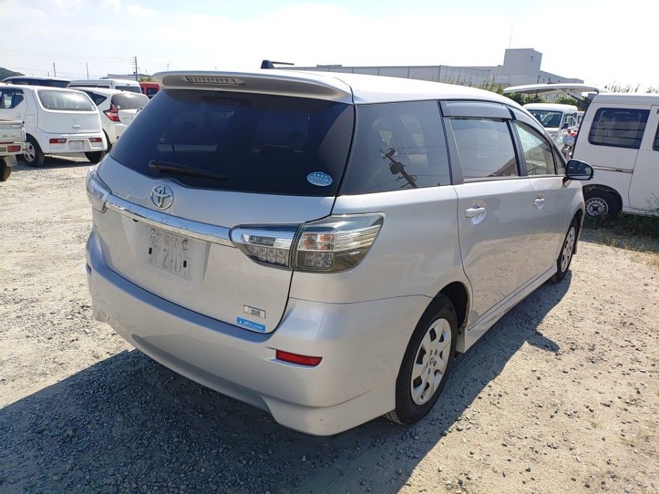 2017 Toyota Wish auction photo 2