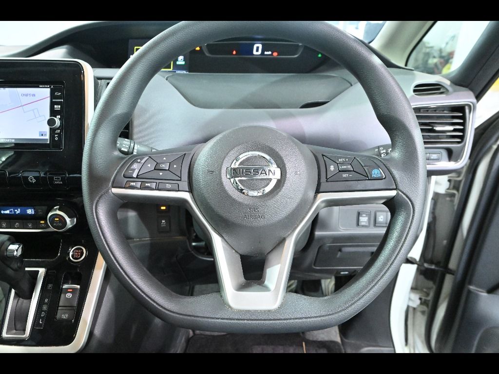 2017 Nissan Serena X Vセレクション auction photo 9