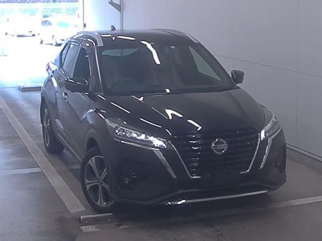 2022 Nissan Kicks X Two-Tone Interior Ed Japan auction vehicle