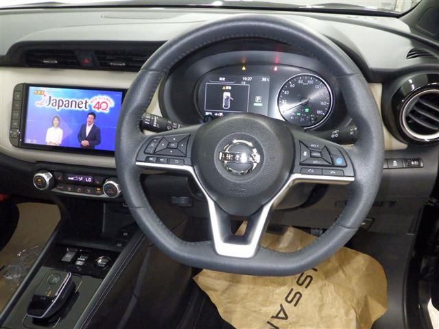 2022 Nissan Kicks X Two-Tone Interior Ed auction photo 5