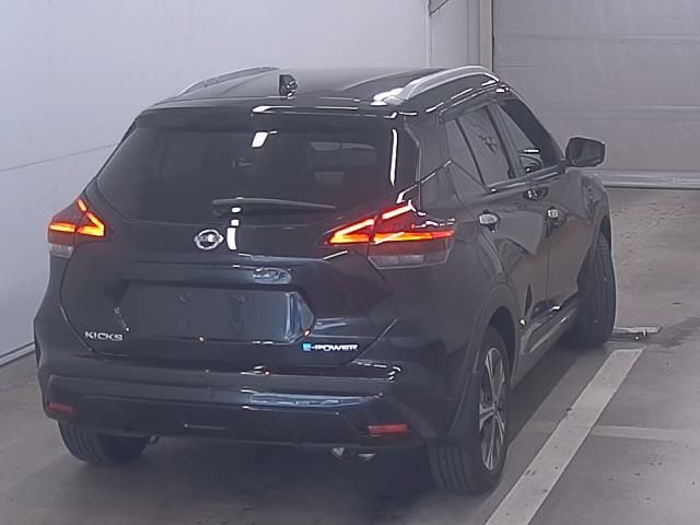 2022 Nissan Kicks X Two-Tone Interior Ed auction photo 4