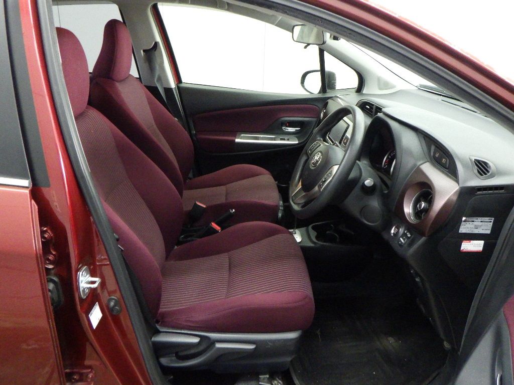2015 Toyota ヴィッツ 5HB ジュエラスマートストップパッケージ auction photo 6